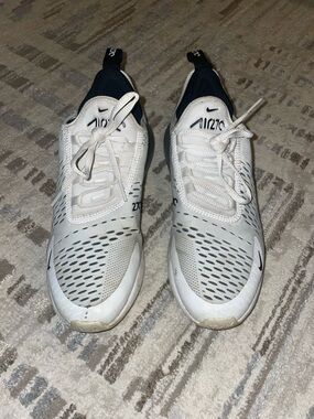 Nike woman’s White and Black Air 270 Lightweight Sneakers